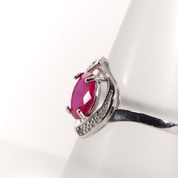 Ruby 1.5 Carats Ring Sterling Silver Size 7-1/2 - Picture 6 of 10